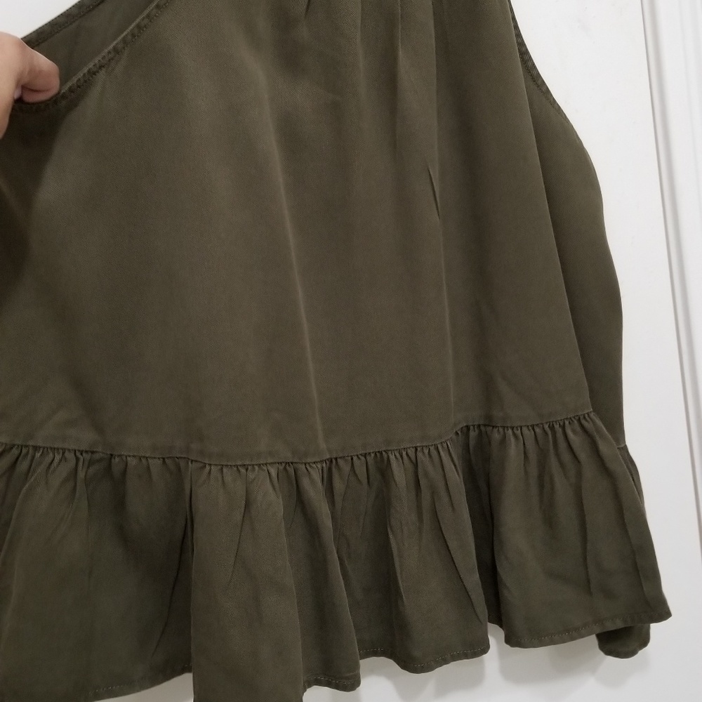 NWOT Olive Top Ruffle Bottom Large - Picture 4 of 8